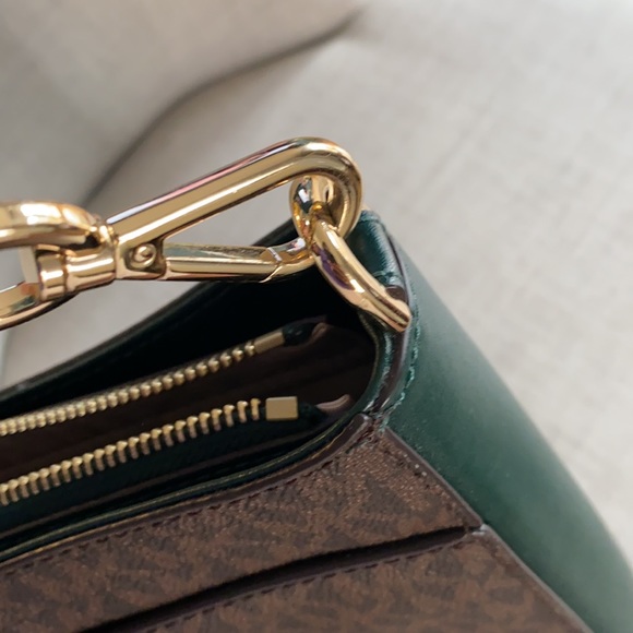 Michael Kors Gloria Pocket Crossbody - Picture 9 of 13